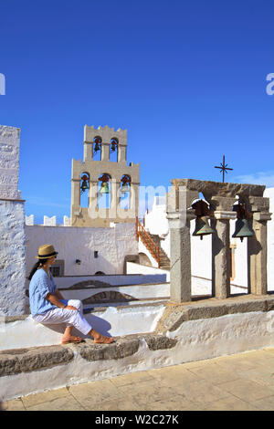 I campanili presso il Monastero di San Giovanni a Chora, Patmos, Dodecaneso, isole greche, Grecia, Europa Foto Stock