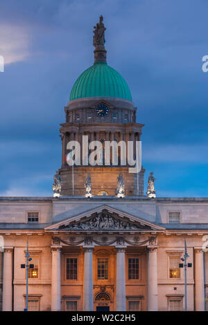 Irlanda, Dublino, Custom House, crepuscolo Foto Stock