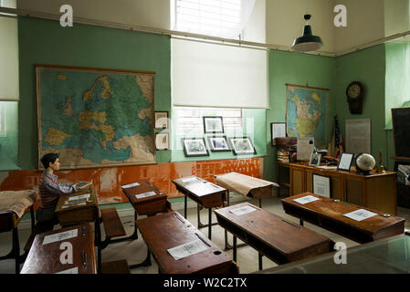 Irlanda, County Limerick, città di Limerick, Frank McCourt Museum, 1930s replica schoolhouse Foto Stock