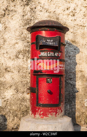 India Maharashtra, Mumbai, Colaba, India post box Foto Stock