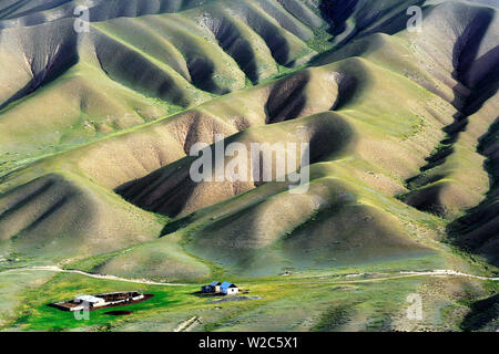 Strada di Song Kol, Naryn Oblast, Kirghizistan Foto Stock