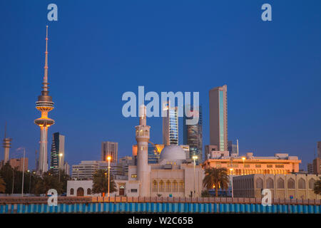 Il Kuwait Kuwait City, skyline della città Foto Stock
