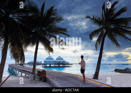 Maldive, South Ari Atoll, isola Thudufushi, Diamanti Thudufushi Resort (MR) Foto Stock