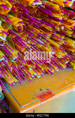 Malaysia, Kuala Lumpur, China Town, il tempio taoista di peccato Sze Si Ya o Sze Yah, bastoncini di incenso Foto Stock