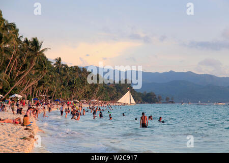 Filippine, Visayas Boracay Island, Spiaggia Bianca Foto Stock