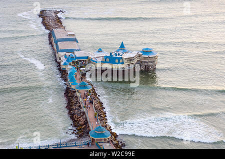 Il Perù, Lima, La Rosa Nautica Ristorante e Pier, Oceano Pacifico, quartiere Miraflores Foto Stock