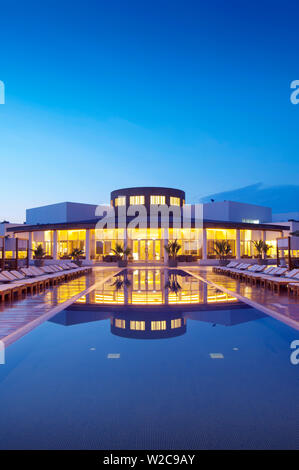 Il Perù, Paracas, Hilton Hotel Paracas, piscina, Dawn, Regione di Ica Foto Stock