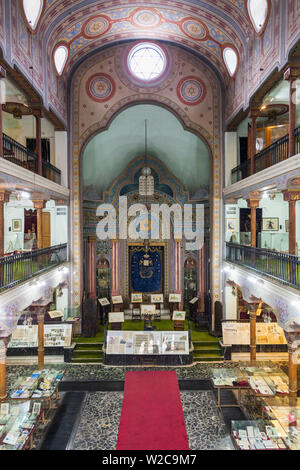 La Romania, Bucarest, orienti la Sinagoga, alloggiamento della storia ebraica museo, interno Foto Stock