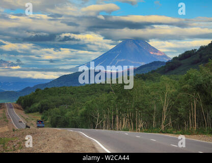 Vulcano Koryaksky (Koryakskaya Sopka), penisola di Kamchatka, Russia Foto Stock