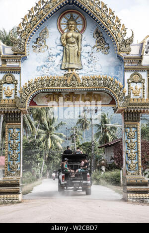 I turisti in gita di Wat Samret, Koh Samui, Thailandia Foto Stock