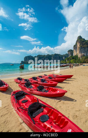 West Railay Beach, Railay Penisola, Provincia di Krabi, Thailandia Foto Stock