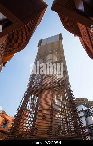 Emirati Arabi Uniti, Abu Dhabi, torre eolica a Masdar City - il mondo del primo eco-sostenibile-city, Foto Stock