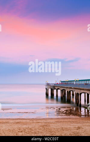 Regno Unito, Inghilterra, Dorset, Bournemouth, Boscombe Pier Foto Stock