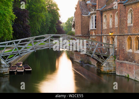 Regno Unito, Inghilterra, Cambridge, Queen's College, la matematica ponte sul fiume Cam Foto Stock