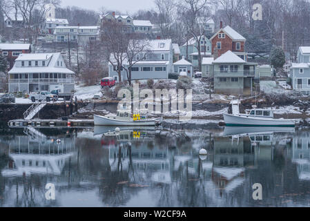 Stati Uniti d'America, Massachusetts, Cape Ann, Gloucester, Annisquam, aragosta Cove, inizio inverno Foto Stock