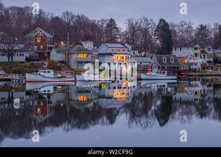 Stati Uniti d'America, Massachusetts, Cape Ann, Gloucester, Annisquam, aragosta Cove, inizio inverno sera Foto Stock