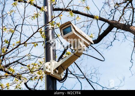 La sorveglianza esterna, telecamere di sicurezza e sorveglianza, TVCC, Tokyo, Giappone Foto Stock