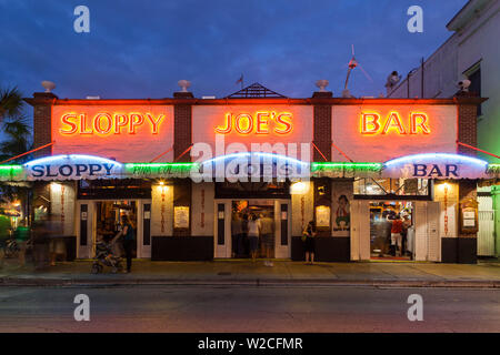 Stati Uniti d'America, Florida, Florida Keys, Key West, sciatto Joe's Bar Foto Stock