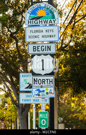 Stati Uniti d'America, Florida, Florida Keys, Key West, segno per l'inizio del percorso noi 1 Foto Stock