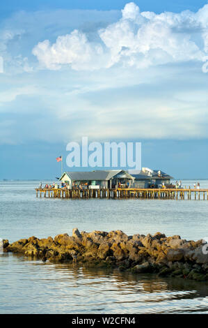 Florida, Anna Maria Island, Città Pier, Manatee County, Tampa Bay, Spiaggia, Tramonto Foto Stock