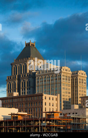 Stati Uniti d'America, North Carolina, Greensboro, skyline della città, sunrise Foto Stock