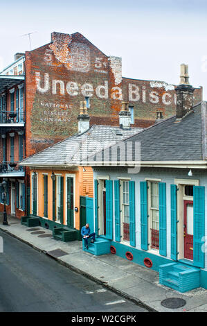 In Louisiana, New Orleans French Quarter, Dumaine Street, storico biscotto Uneeda segno Foto Stock