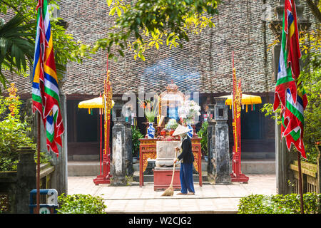 Le Dai Hanh temple, un inizio Le monarch (980 - 1009), in Hoa Lu, antica capitale del Vietnam, nr Hanoi, Vietnam Foto Stock