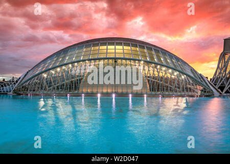 L'Hemisferic planetarium, Città delle Arti e delle scienze o Ciudad de las Artes y las Ciencias, Valencia, Comunidad Valenciana, Spagna Foto Stock