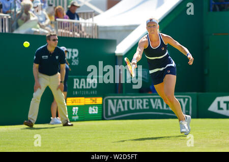 Kiki Bertens (NL) giocando sul Centre Court alla natura internazionale della valle, Devonshire Park, Eastbourne, Regno Unito. Il 27 giugno 2019 Foto Stock