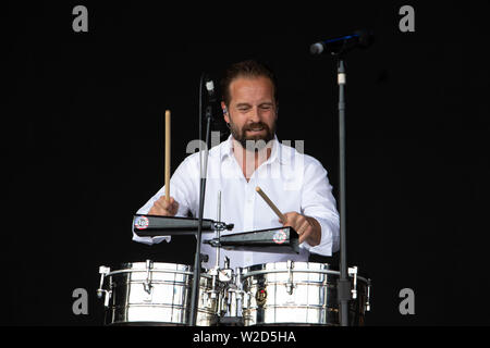 Alfie Boe esegue al 2019 Cornbury Festival, grande Tew, Oxfordshire Foto Stock