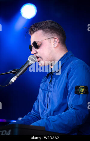 Joe Slater suona dal vivo al 2019 Cornbury Festival, grande Tew, Oxfordshire Foto Stock