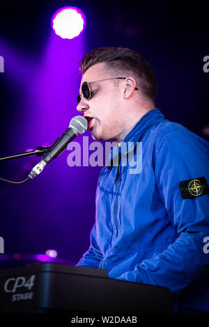 Joe Slater suona dal vivo al 2019 Cornbury Festival, grande Tew, Oxfordshire Foto Stock