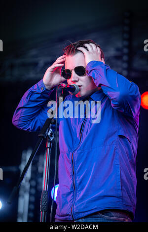 Joe Slater suona dal vivo al 2019 Cornbury Festival, grande Tew, Oxfordshire Foto Stock