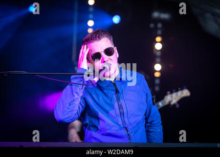 Joe Slater suona dal vivo al 2019 Cornbury Festival, grande Tew, Oxfordshire Foto Stock