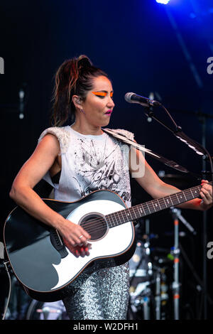 KT Tunstall esegue dal vivo al 2019 Cornbury Festival, grande Tew, Oxfordshire Foto Stock