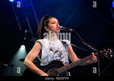 KT Tunstall esegue dal vivo al 2019 Cornbury Festival, grande Tew, Oxfordshire Foto Stock
