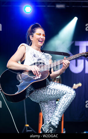KT Tunstall esegue dal vivo al 2019 Cornbury Festival, grande Tew, Oxfordshire Foto Stock