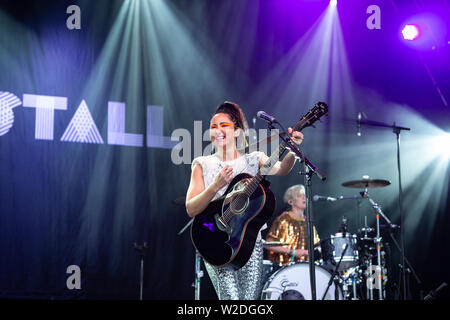 KT Tunstall esegue dal vivo al 2019 Cornbury Festival, grande Tew, Oxfordshire Foto Stock