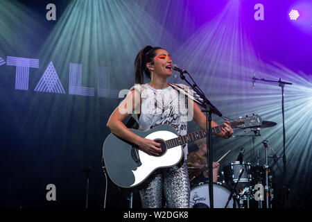 KT Tunstall esegue dal vivo al 2019 Cornbury Festival, grande Tew, Oxfordshire Foto Stock