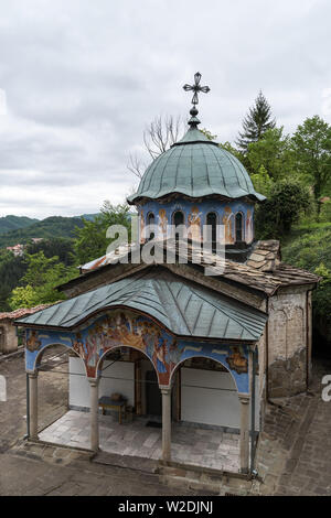 Edifici medievali in Sokolovo (Sokolski) Monastero Santa Madre assunta, Gabrovo regione, Bulgaria Foto Stock