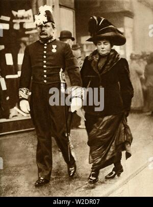 David Lloyd George e sua moglie Margaret, 1910, (1935). Creatore: sconosciuto. Foto Stock