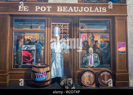 Fresque des Lyonnais, famoso trompe-l'oeil sul lato di un edificio mostra 30 ben noto persone da Lione, Lione, Francia Foto Stock