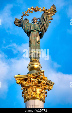 Maidan Nezalezhnosti (Piazza Indipendenza), Kiev, Ucraina Foto Stock