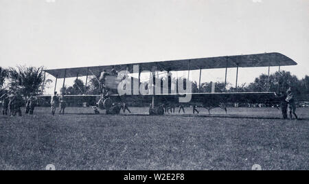 Caproni aereo che ha appena arrivati al Polo Grounds, Washington, D.C. da Langley Field, Virginia ca. 1917 Foto Stock