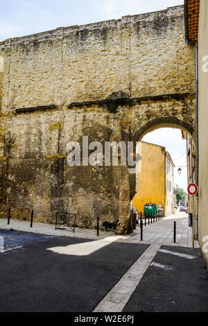 Forum Western Portico o Mur Åontillac in arancione, Vaucluse, Francia. Foto Stock