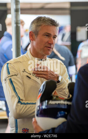 Racing Driver James Wood in una conversazione a Goodwood Festival della velocità 2019, Chichester, West Sussex, in Inghilterra, Regno Unito Foto Stock