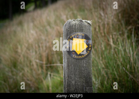 Sentiero pubblico segno a Ogden serbatoio di acqua e la Riserva Naturale, Halifax, West Yorkshire, Regno Unito Foto Stock