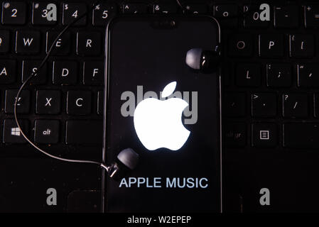 La Polonia. 8 Luglio, 2019. In questa foto illustrazione la Musica Apple logo che si vede visualizzato su uno smartphone. Credito: Omar Marques/SOPA Immagini/ZUMA filo/Alamy Live News Foto Stock