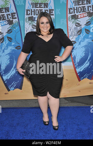 LOS ANGELES, CA. 09 agosto 2010: Nikki Blonsky al 2010 Teen Choice Awards al Amphitheatre di Gibson, Universal Studios Hollywood, CA. © 2010 Paul Smith / Featureflash Foto Stock