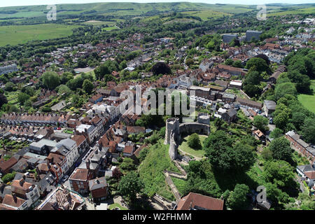 Vista aerea di Lewes, East Sussex, mostrando Lewes Castle Foto Stock